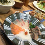 海鮮丼と唐揚げのセット(いっかく食堂 天神店)
