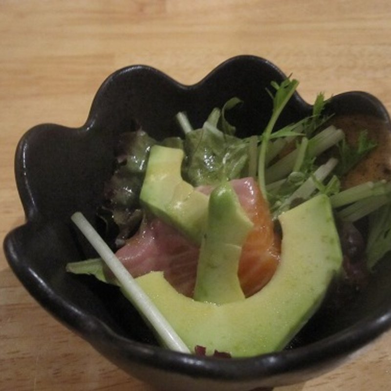 サーモンとアボガドのサラダ(イッテキ )