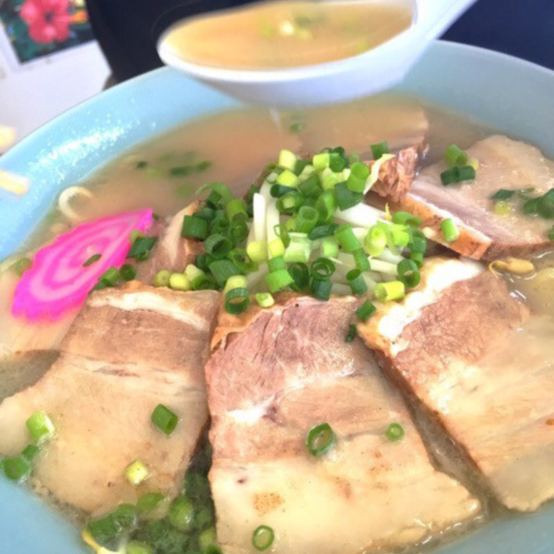 豚骨ラーメンのチャーシュー盛り(いっぷく食堂 )