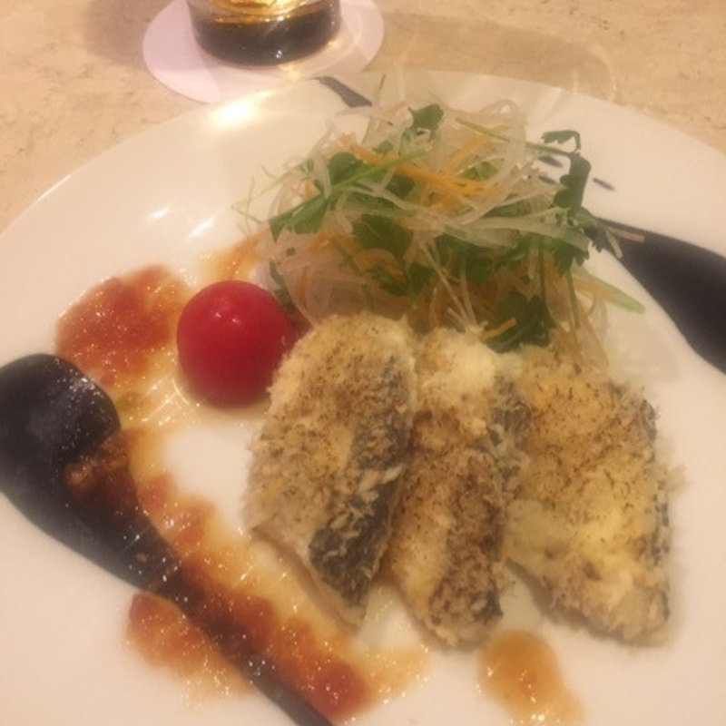 スズキの変わり焼きフレッシュとトマトソース(81kcal)(串焼 いづも)