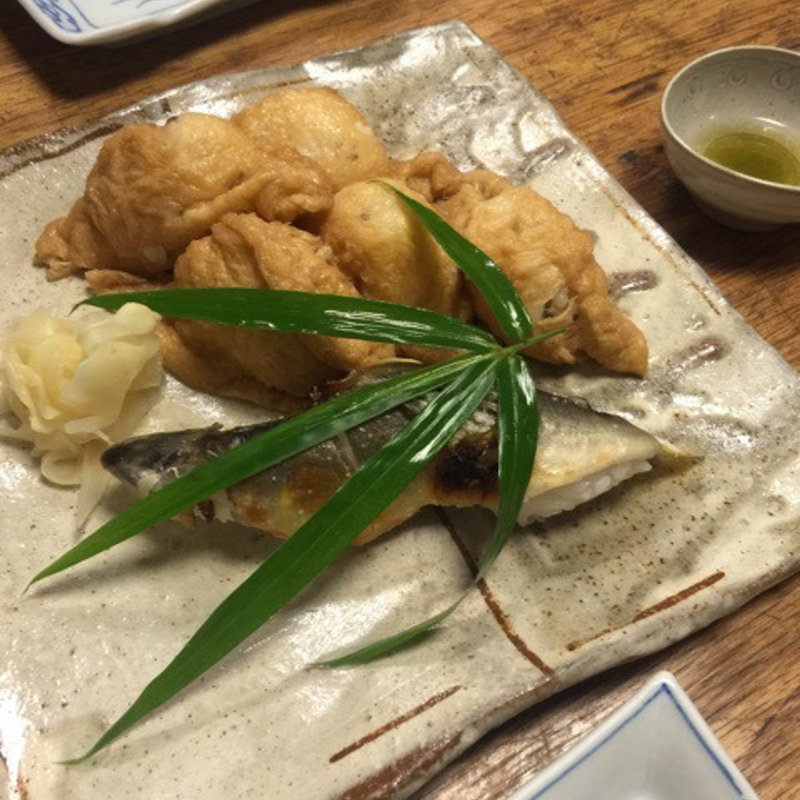 お稲荷さん(いづ重 （いづじゅう）)