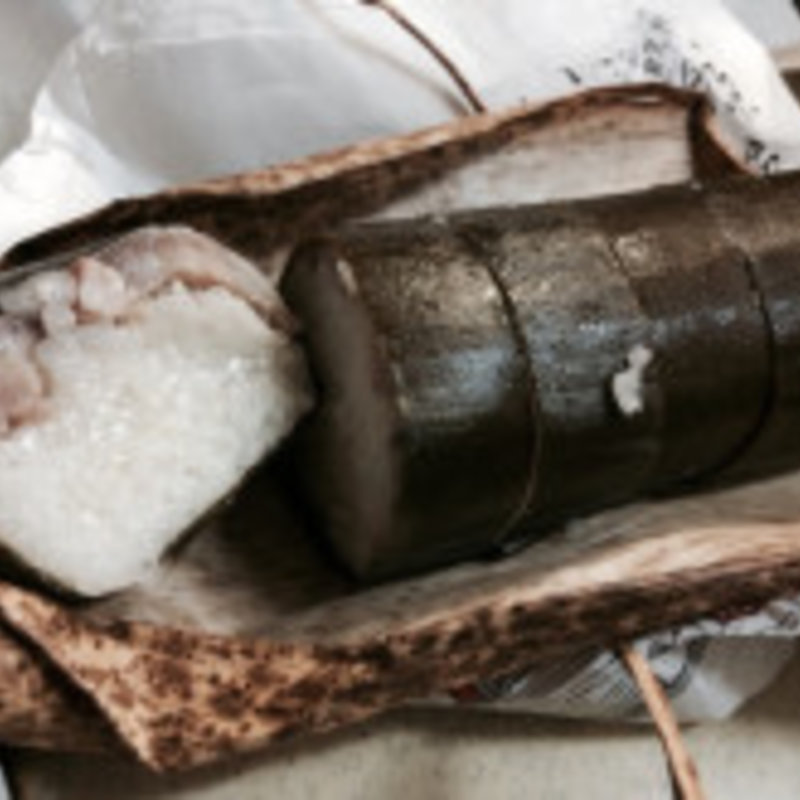 サバ寿司(いづ重 （いづじゅう）)