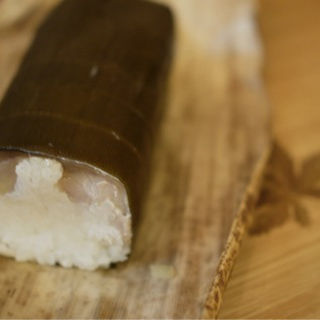 棒鯖寿司(いづ重 （いづじゅう）)