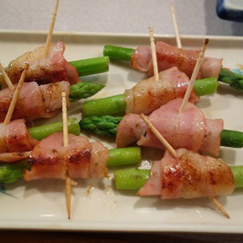 アスパラのベーコン巻(いぷに)