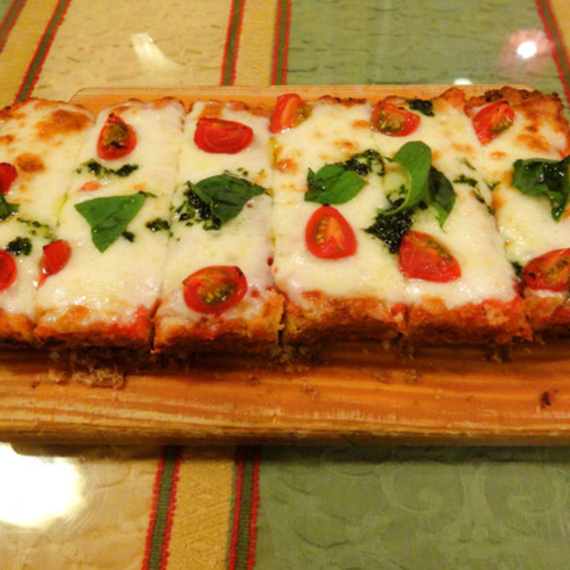 完熟トマトとバジリコのフォカッチャピッツァ(イル・メルカート・アンジェロ)