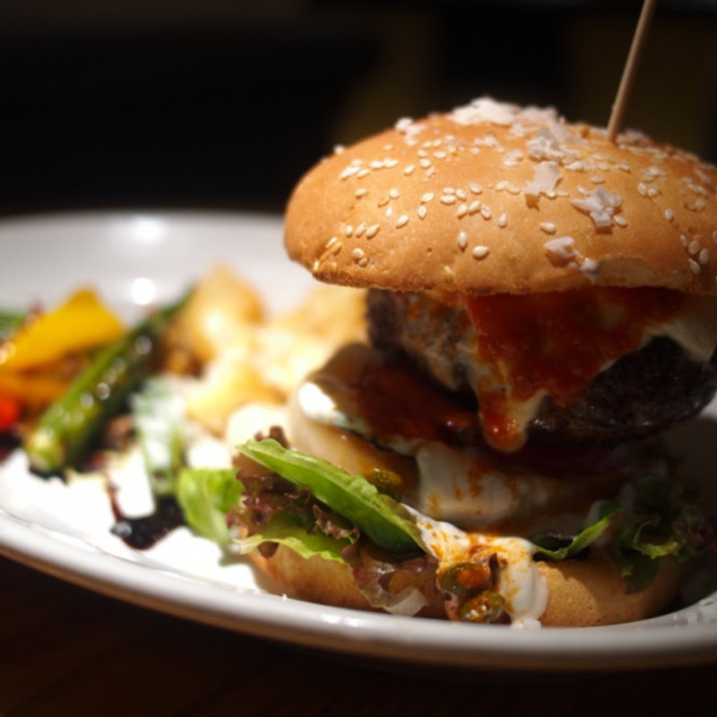 ピッツァイオーラバーガー(イルリトローボ （IL Ritrovo）)