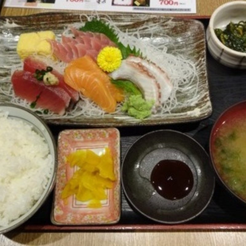 刺身定食(海鮮居酒屋 いろは丸 藤沢店)
