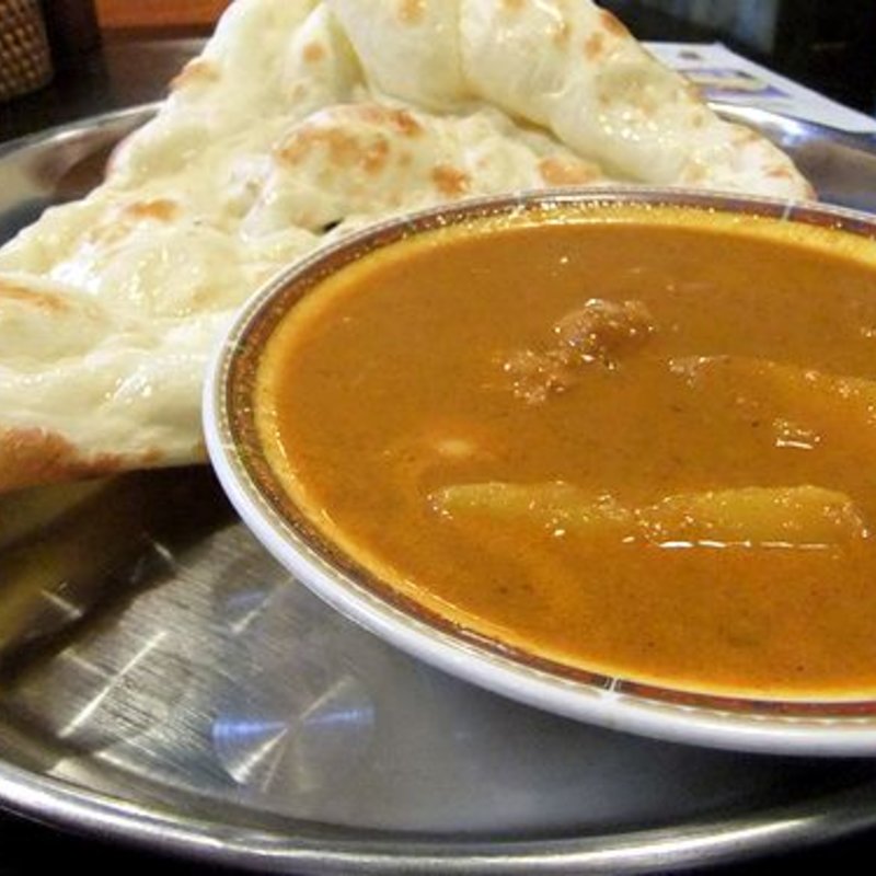 じゃがいもとチキンのカレー(インド料理　サーガル)