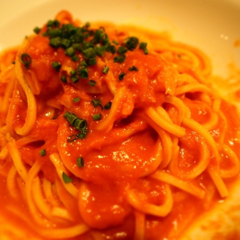 ズ ワ イ ガ ニ の ト マ ト ク リ ー ム ソ ー ス タ リ オ リ ー ニ(VILLAZZA)