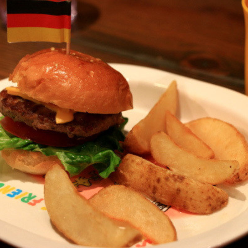 キッズバーガープレート(ヴィレッジヴァンガードダイナー ルミネ横浜)