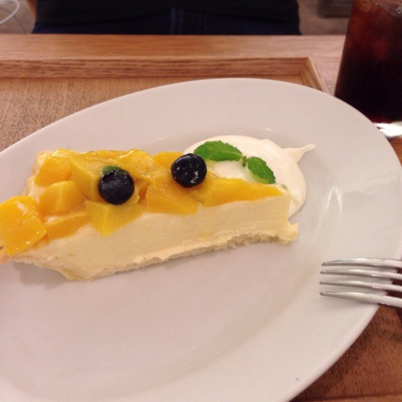 マンゴーのトロピカルムースタルト(ウェルカムカフェ （WELCOME CAFE 【旧店名】shiba cafe）)
