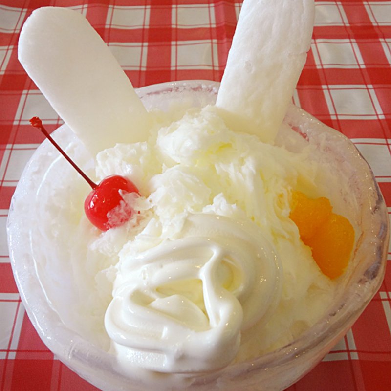 ふわふわカキ氷・白うさぎ　(うさんちゅカフェ )