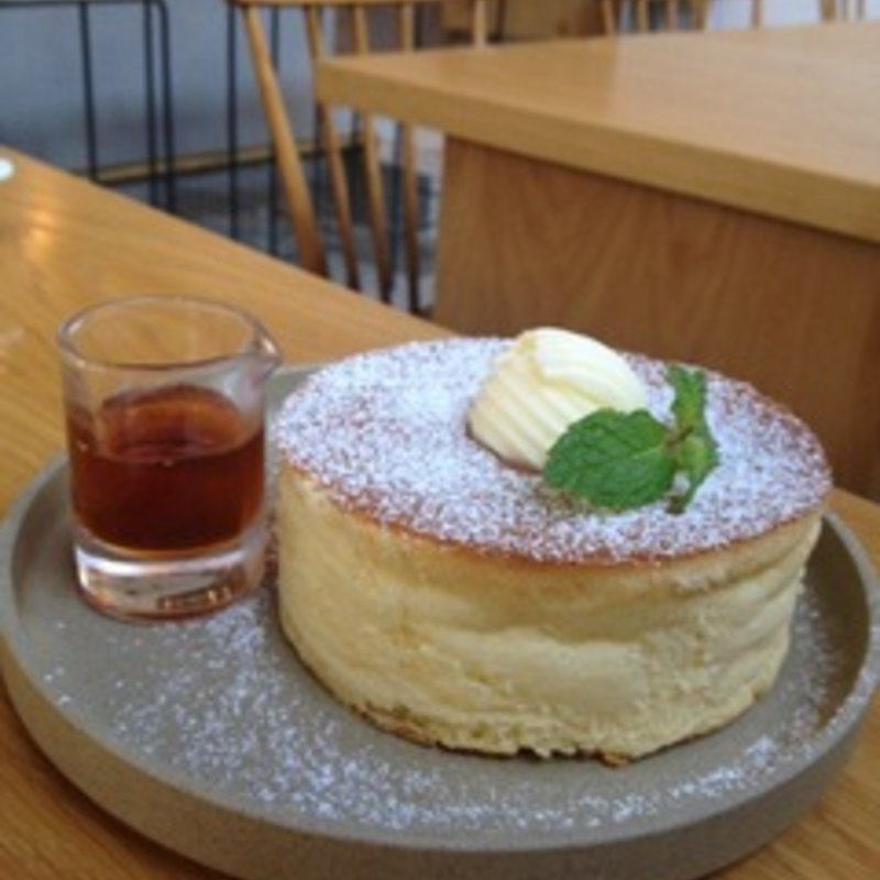 特製厚焼きパンケーキ(b one店のみ)(uzna omom 原宿本店)