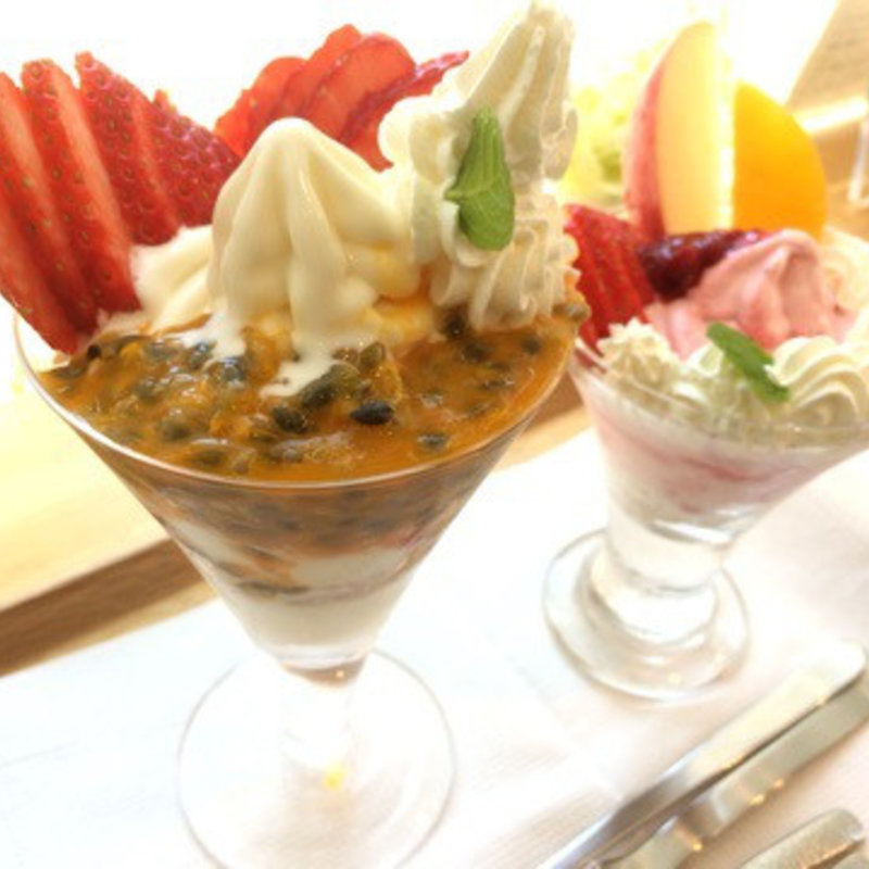 パッションフルーツパフェ(ウッドベリーズ マルシェ)