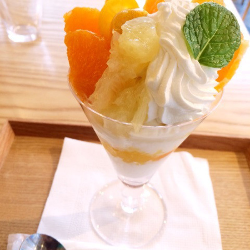 柑橘フェアのパフェ(ウッドベリーズ マルシェ)