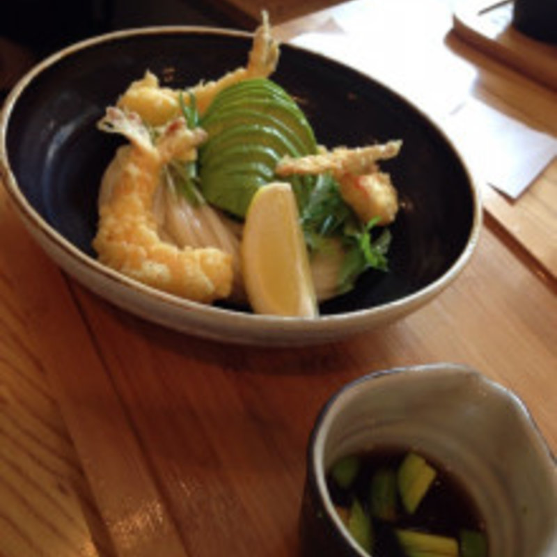 アボカドと海老天ぶっかけ(うどん日和)