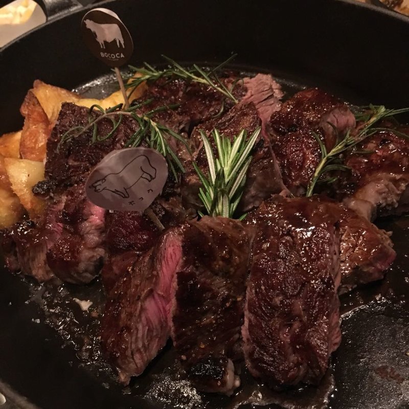 900度オーブンで焼き上げた45日間熟成牛 本日のオススメ部位(BOCOCA steak&Dine)