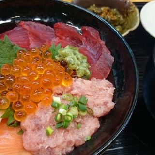 よくばり丼(うらら )