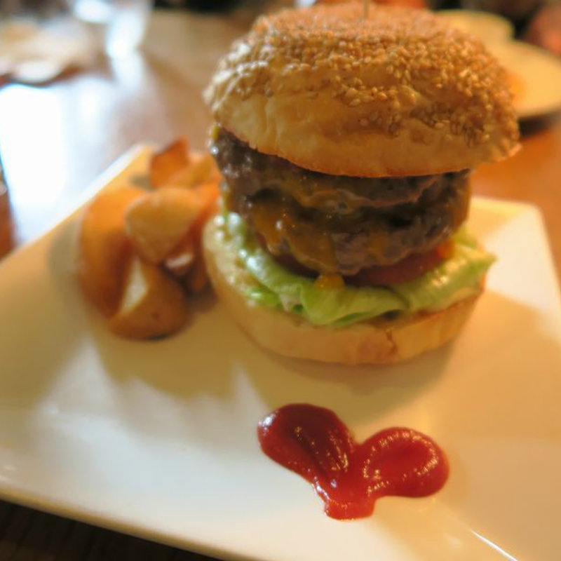 ダブチー(Esquerre Cafe)