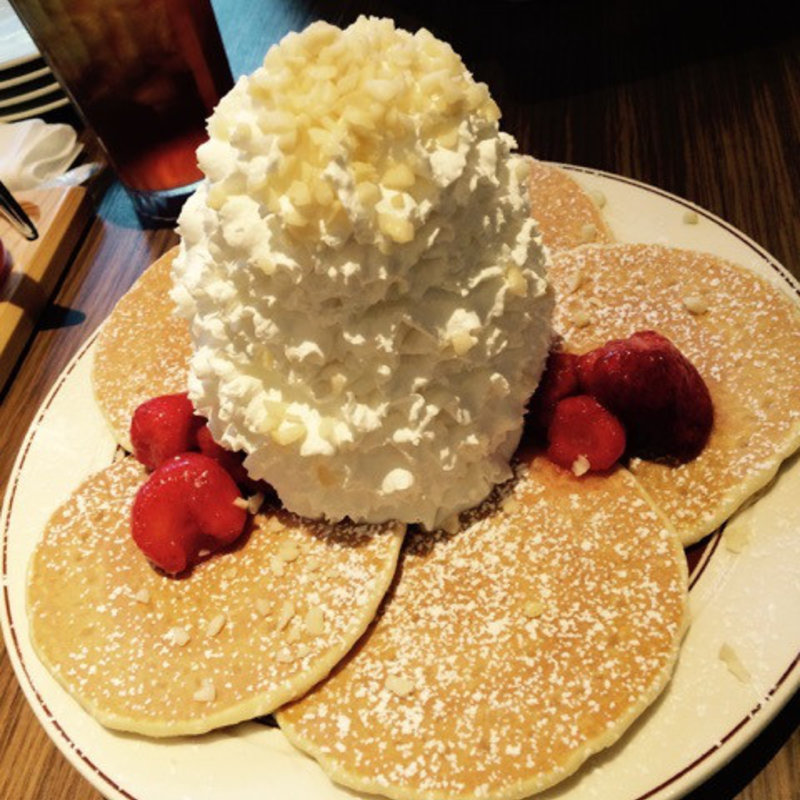 パンケーキ ストロベリーホイップクリーム(Eggs 'n Things 銀座店)