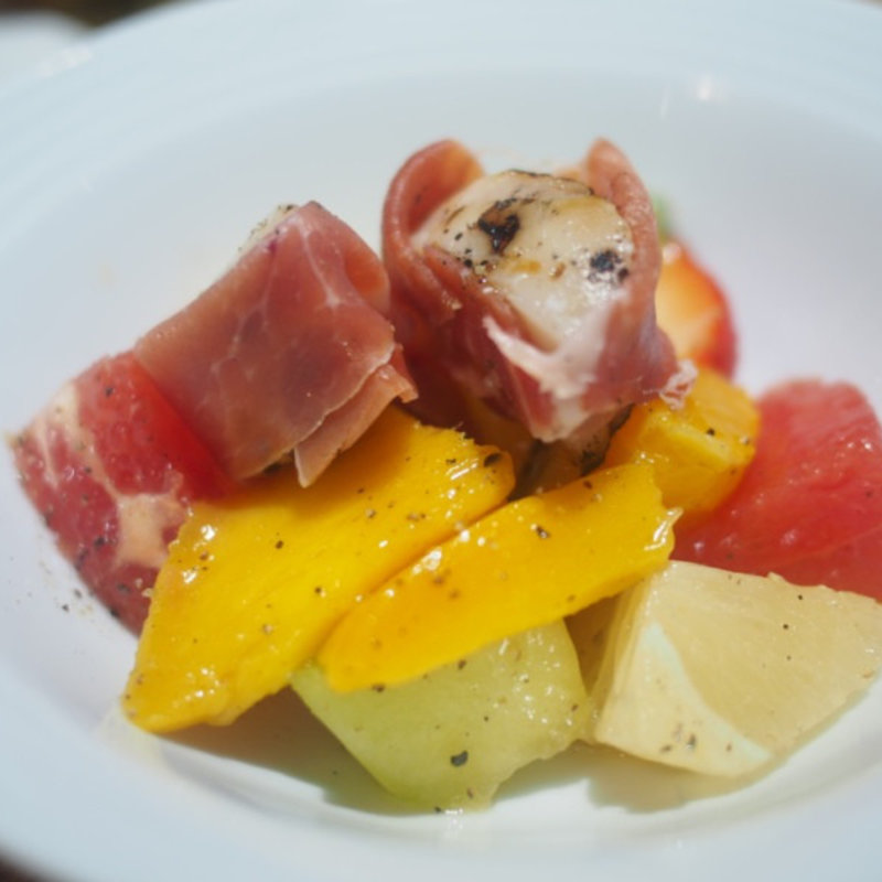 ホタテ、生ハム季節のフルーツサラダ(エッセンシャルクッキング （ESSENTIAL COOKING）)