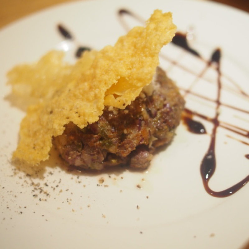 牛の炙りタルタルとこんがりチーズでトルティーヤ(エッセンシャルクッキング （ESSENTIAL COOKING）)