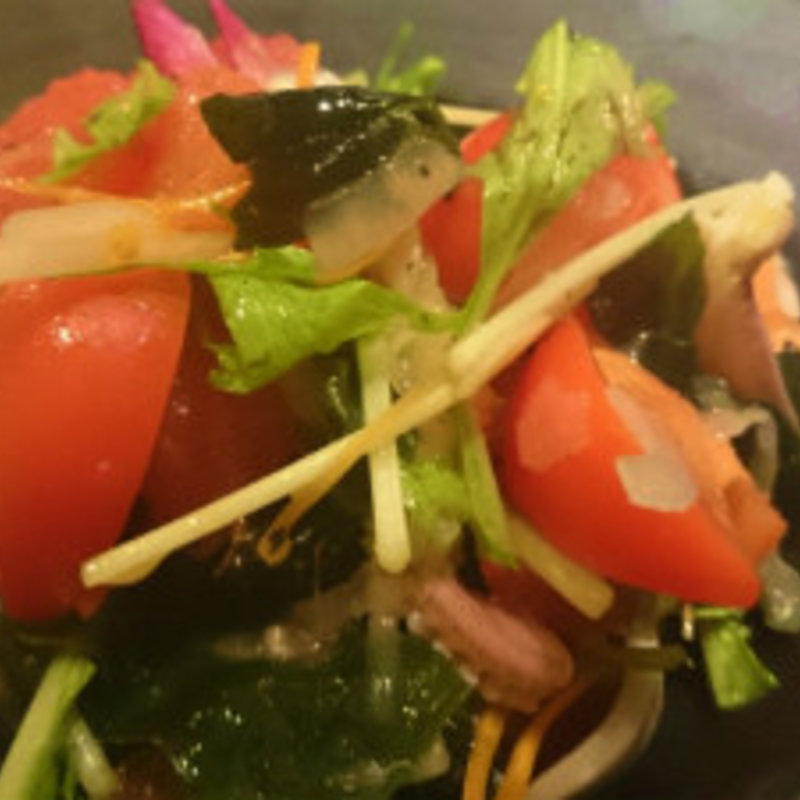 シュガートマトとグレープフルーツとイカのサラダ(えどや )