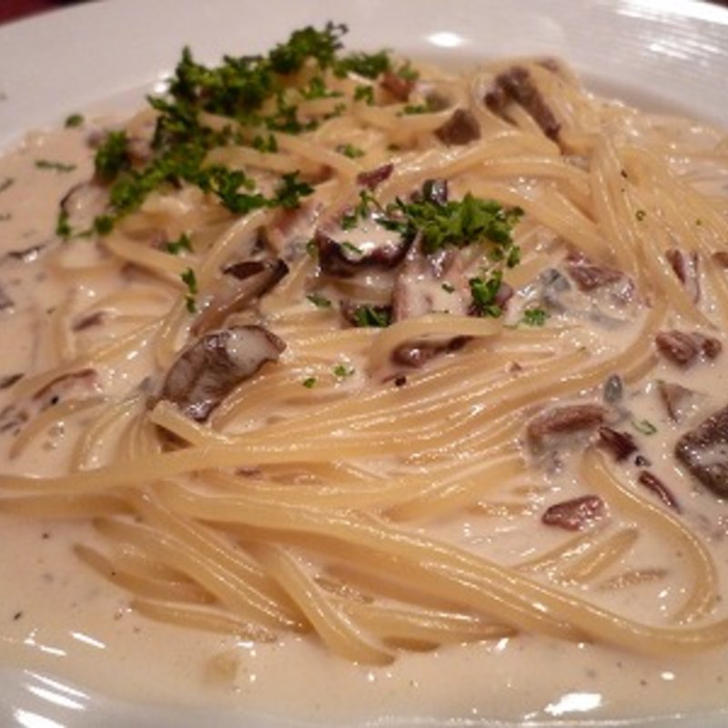 キノコのクリームソースパスタ(エルヴェッタ（Erbetta）)