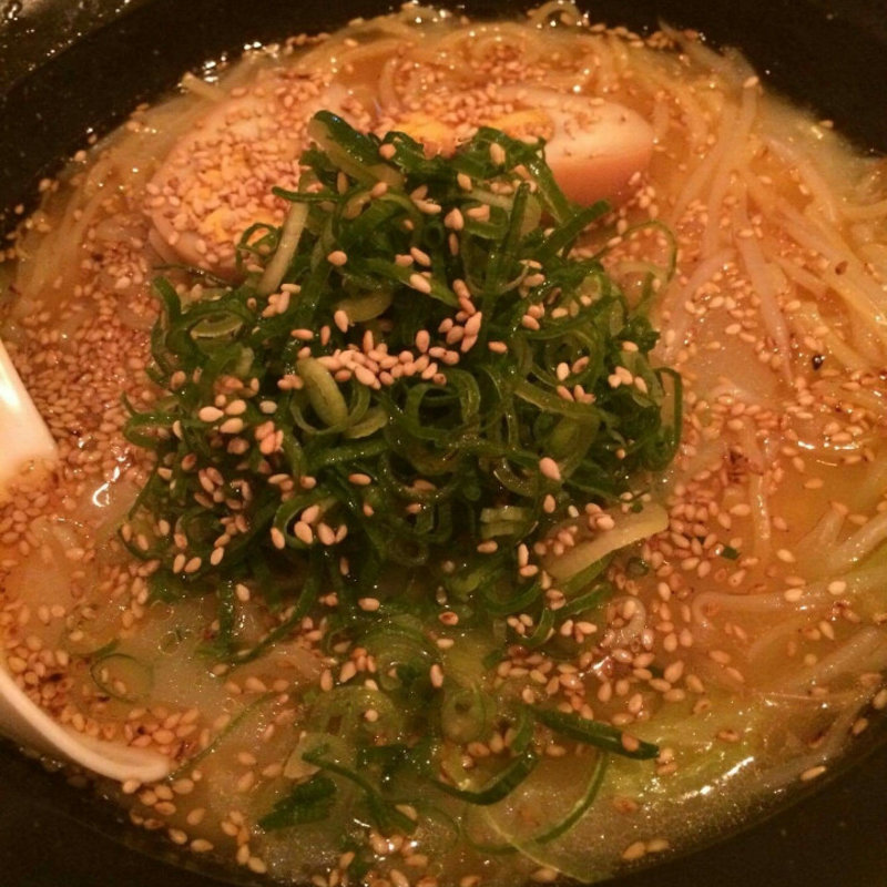 パイタンラーメン(餃子厨房えんじゃ【本町・阿波座の餃子居酒屋】)