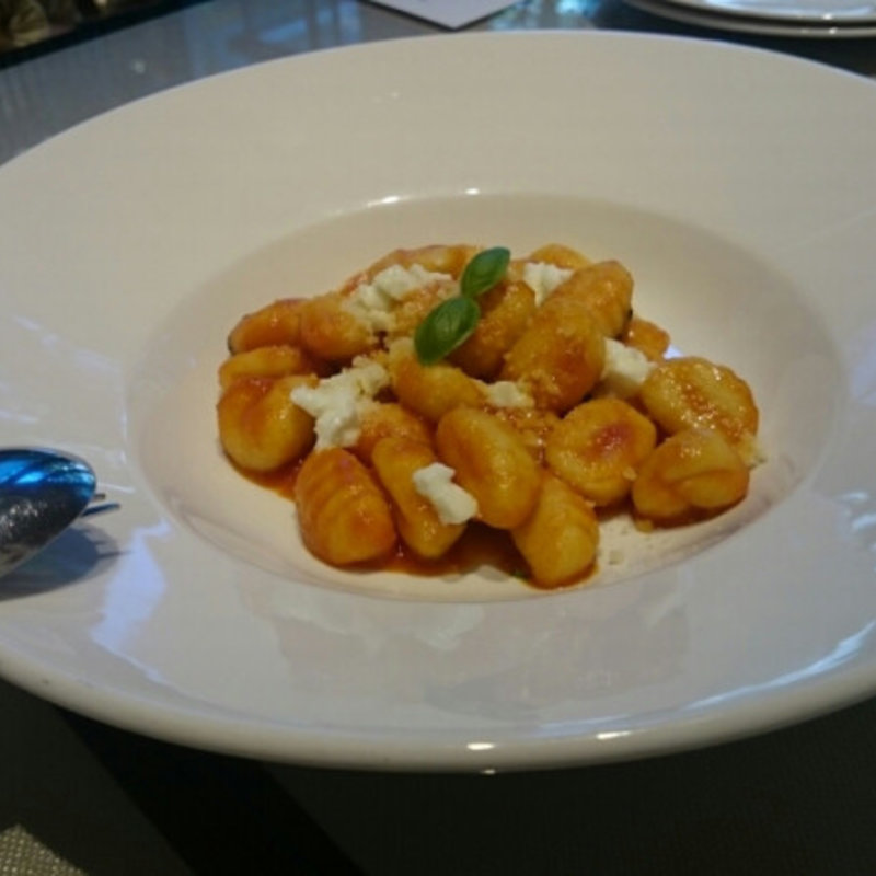 モッツァレラのニョッキ(エンポリオ アルマーニ カフェ （EMPORIO ARMANI CAFFE）)