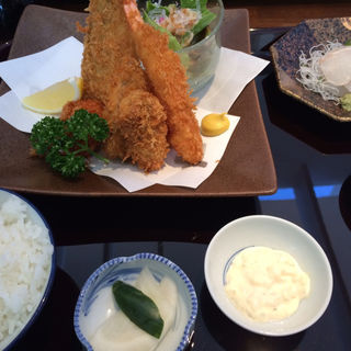 海鮮フライ定食(えんやどっと丸 )
