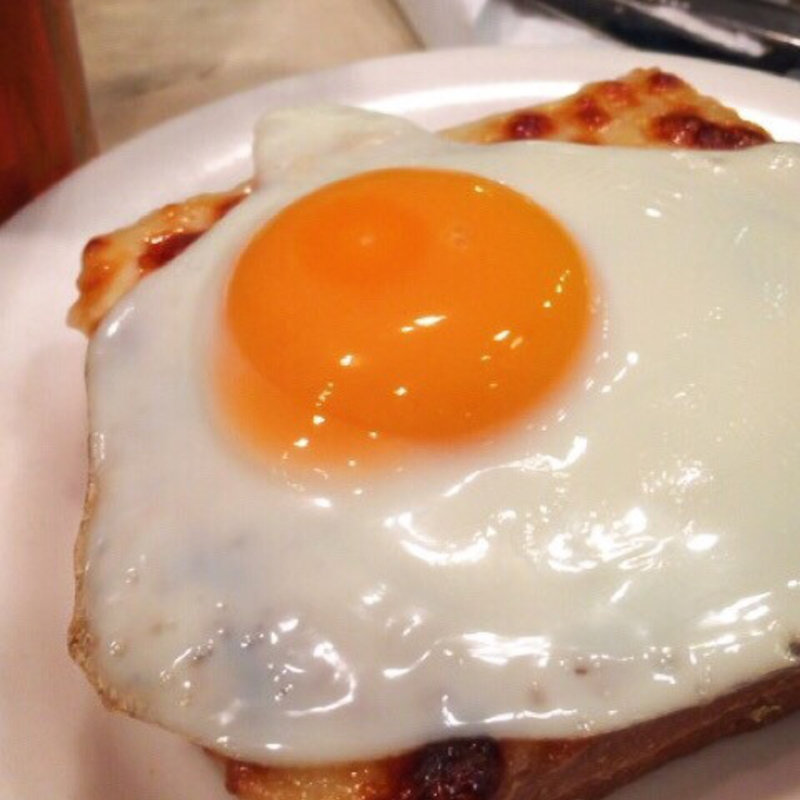 クロックマダム(オー バカナル 赤坂 （AUX BACCHANALES）)