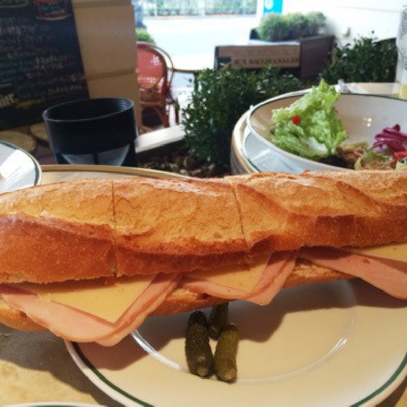ハムとチーズのサンドウィッチ(AUX BACCHANALES TAKANAWA（オーバカナル 高輪）)