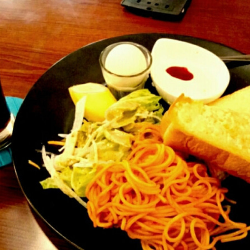 アーモンドトーストのモーニングセット(オーシャンカフェ)