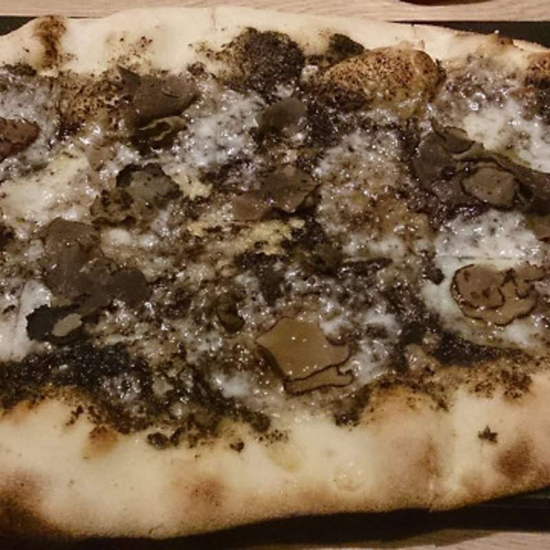 ピッツァタルトゥーフォ(オービカ モッツァレラバー 横浜店 )