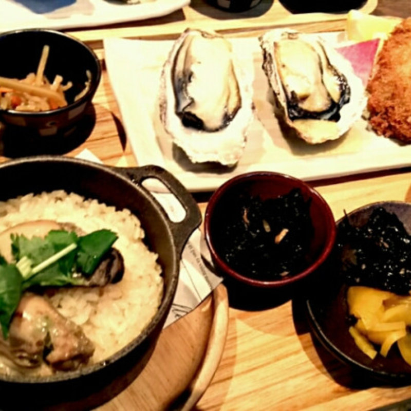 牡蠣の鉄鍋御膳(新宿オイスターバーワーフ)