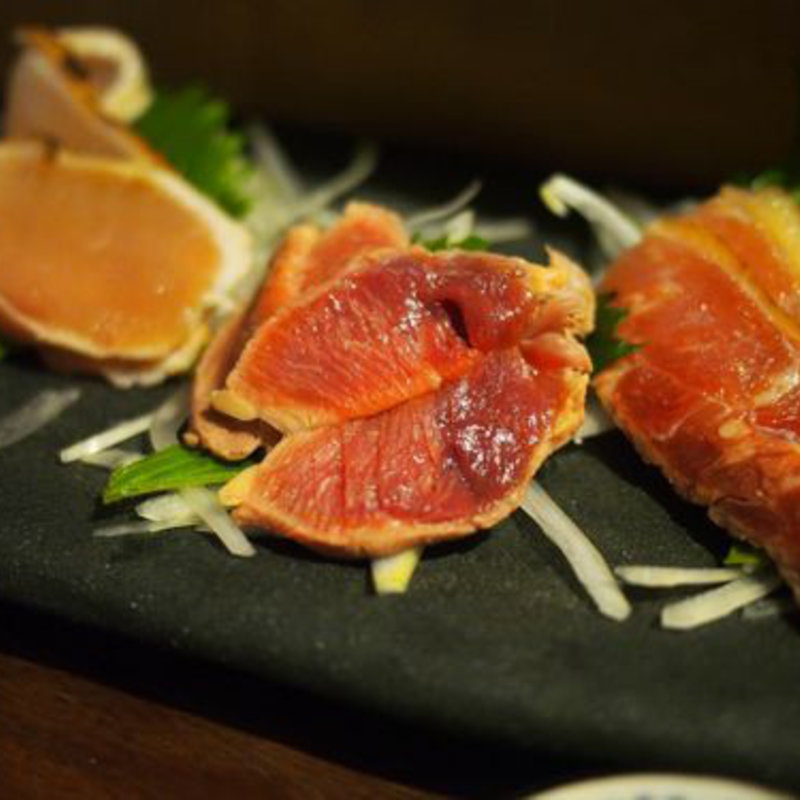 鳥刺し3種盛り（ささみ　とりとろ、もも）(鶏と玉子のオオモリヤ)