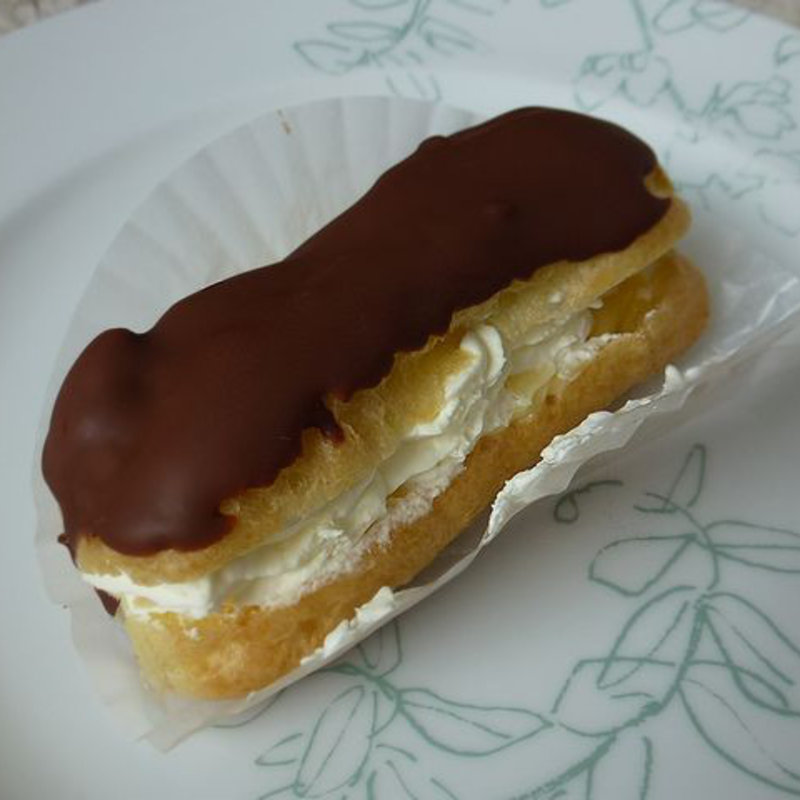 エクレア(おかしの館のあくつ)