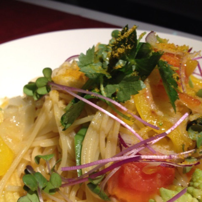 彩り野菜とカラスミのあっさり塩味パスタ(オステリア ヴィン カフェ （Osteria Vin CAFFE）)