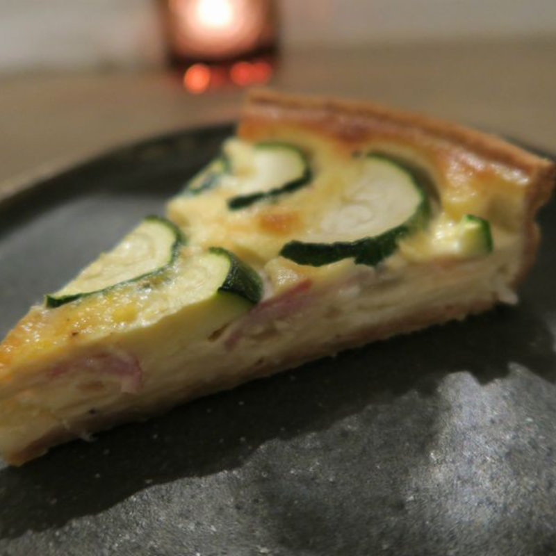 ズッキーニとベーコンのキッシュ(odaidoko Blue Cat（おだいどこ ブルーキャット）)