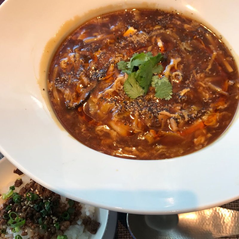 酢辣湯麺＋そぼろ飯(星期菜 NOODLE & CHINOIS ｾﾝｹｲﾂｧｲ)