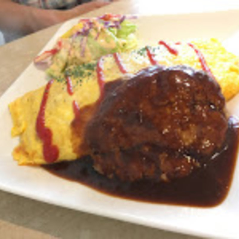 ハンバーグとオムライス(おにおんとまと )