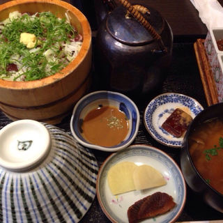 かつをおひつ膳(おひつ膳 田んぼ 表参道 （おひつぜん たんぼ）)