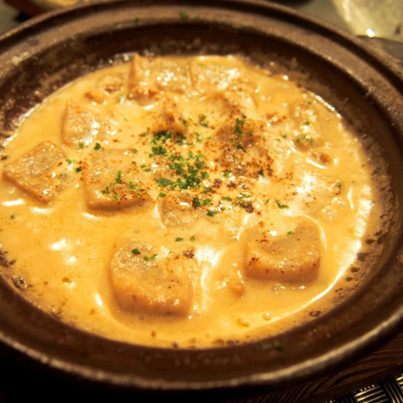 こんにゃくのゴルゴンゾーラ焼き(おひと （オヒト）)