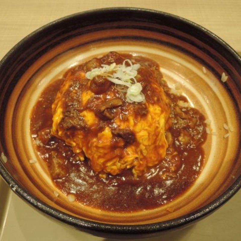 じっくり煮込んだ牛すじデミグラスおむらいす（大盛）(おむらいす亭 東京イオンモール多摩平の森店 )