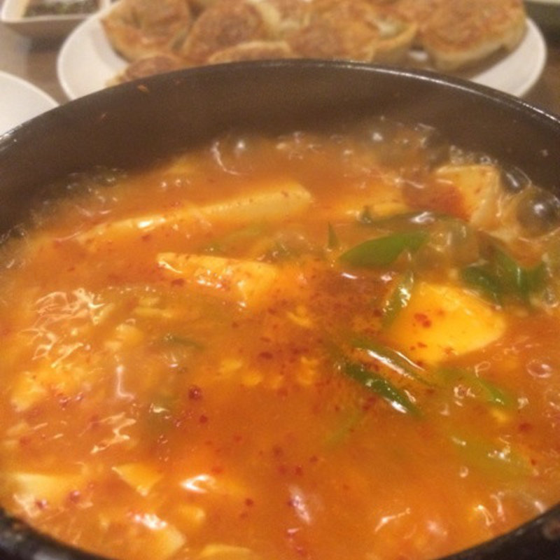 スンドゥブチゲ(韓国家庭料理 オモニ)