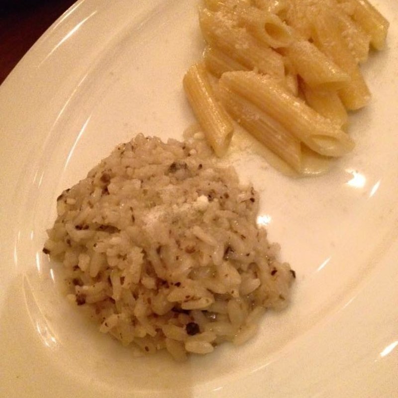 パルミジャーノチーズとトリュフソースのリゾット と4種チーズのクリームソースのパスタ (オルゴーリオ デル カザルタ （ORGOGLIO DEL CASALTA）)