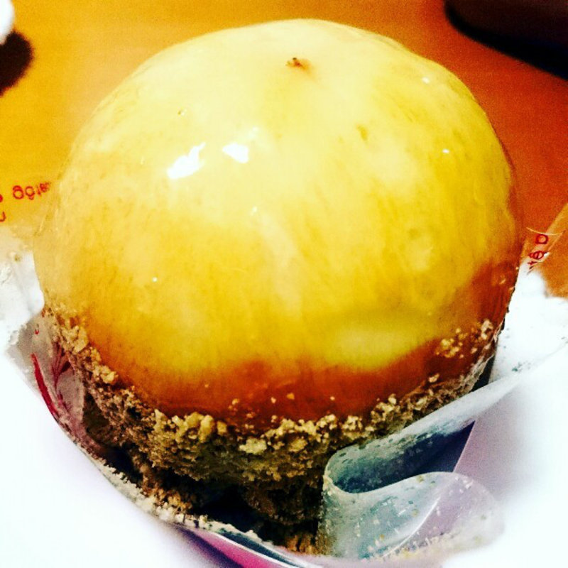 まるごと桃のタルト(お菓子のアトリエ Yuhka 優菓)