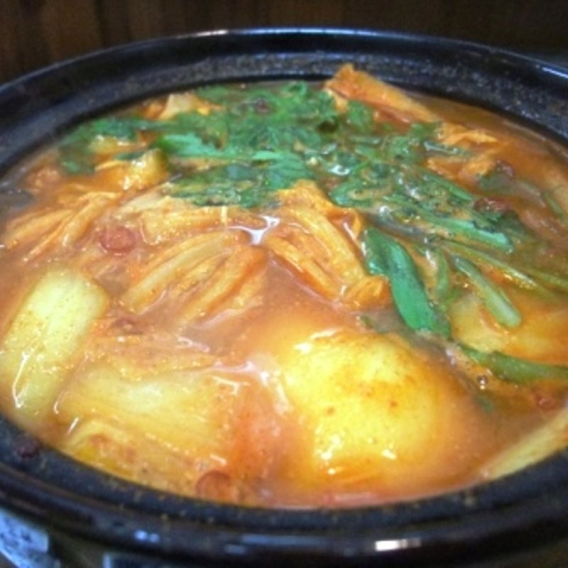 牡蠣の辛みそ鍋(串かつ　ふじき)