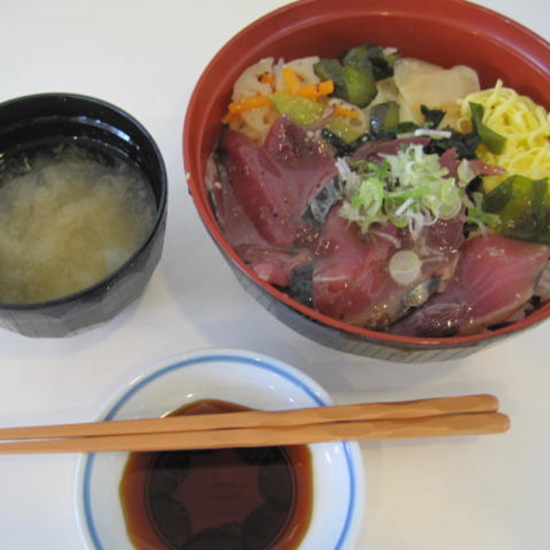鰹の塩だれ丼カルパッチョ風(お魚倶楽部はま)